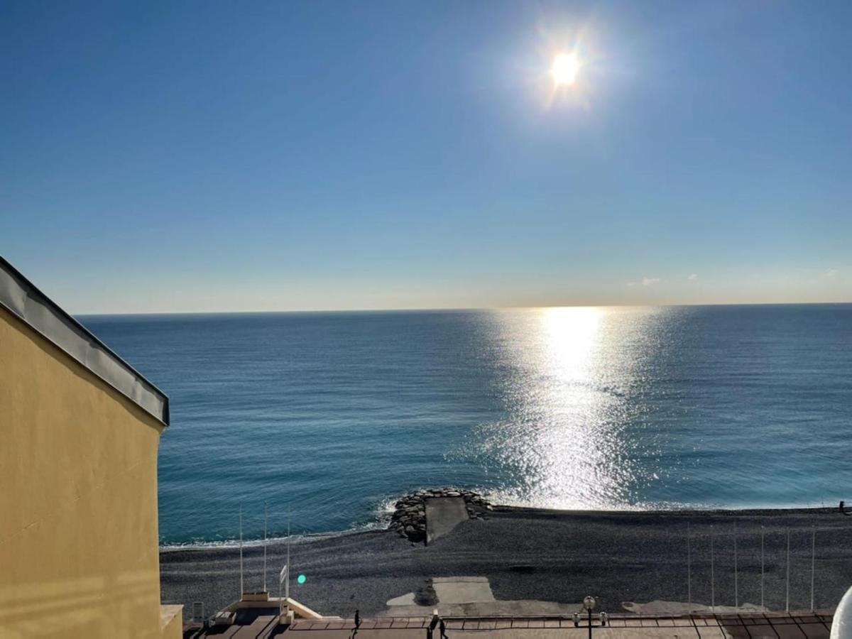 Appartamento Le Grand Bleu Nizza Esterno foto